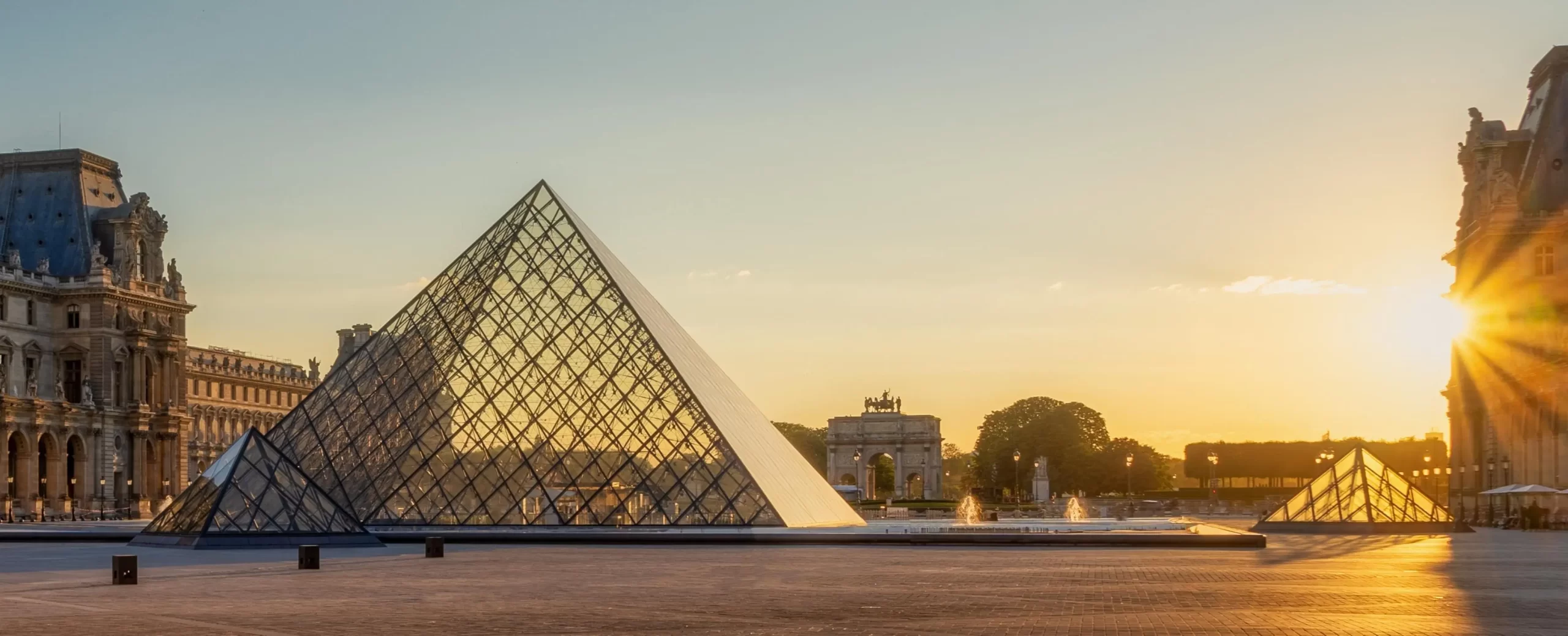 Louvre Müzesi Paris Gezilecek Yerler